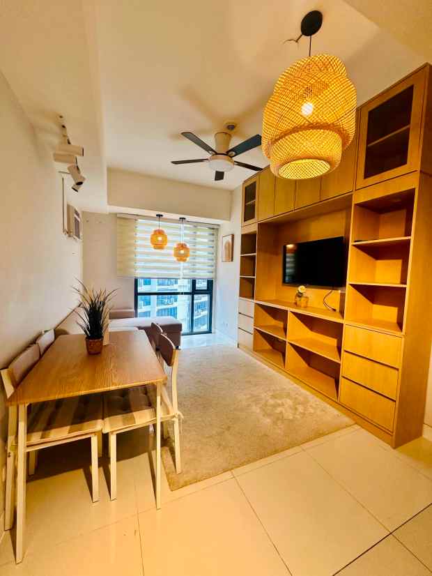 117c unit dining area