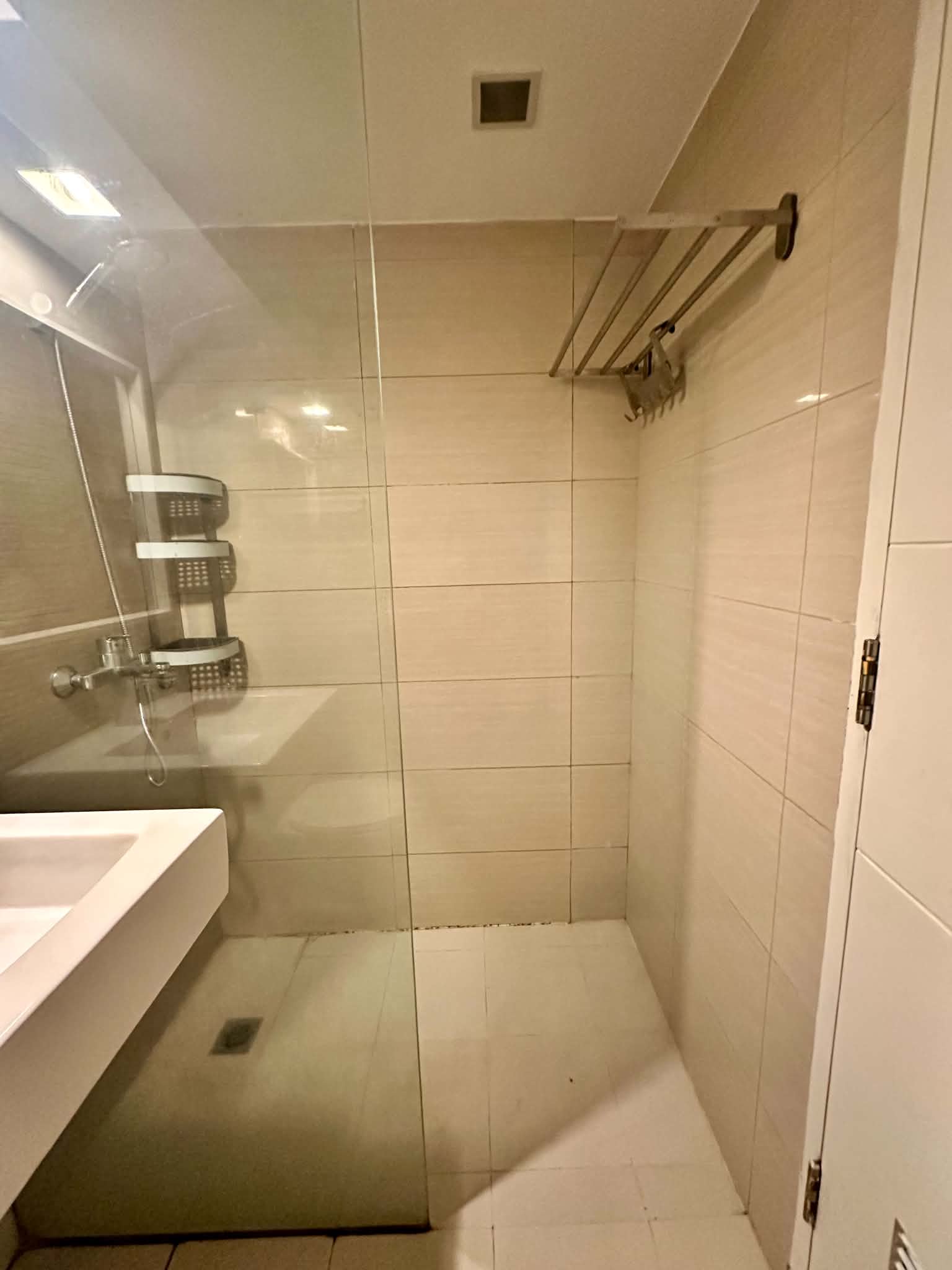 117c unit bathroom
